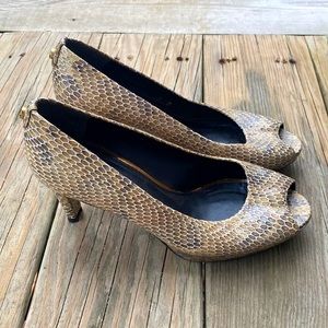Stuart Weitzman Logo Plainfield Snakeskin Print Leather Peep Toe Heels, 8